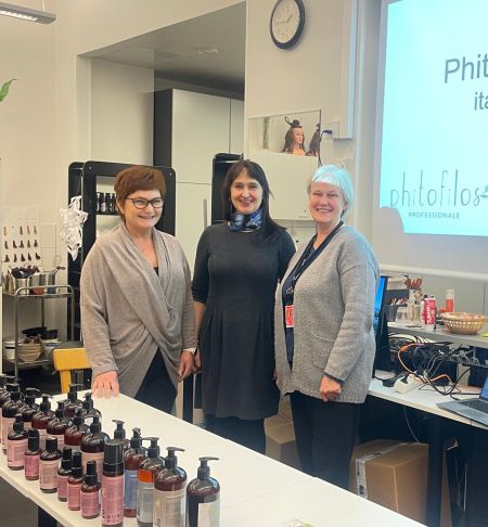 Phitofilos Professional ekologinen kampaamosarjan koulutus Helsingissä