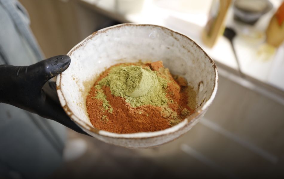 Radico hiusväri kulhossa