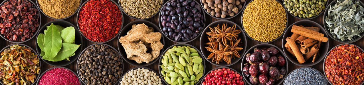 Ayurveda hiusyrtit hiusten värjäämiseen ja hoitoon