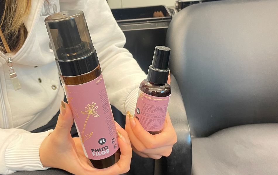 Phitofilos tuotteet opiskelijan kädessä